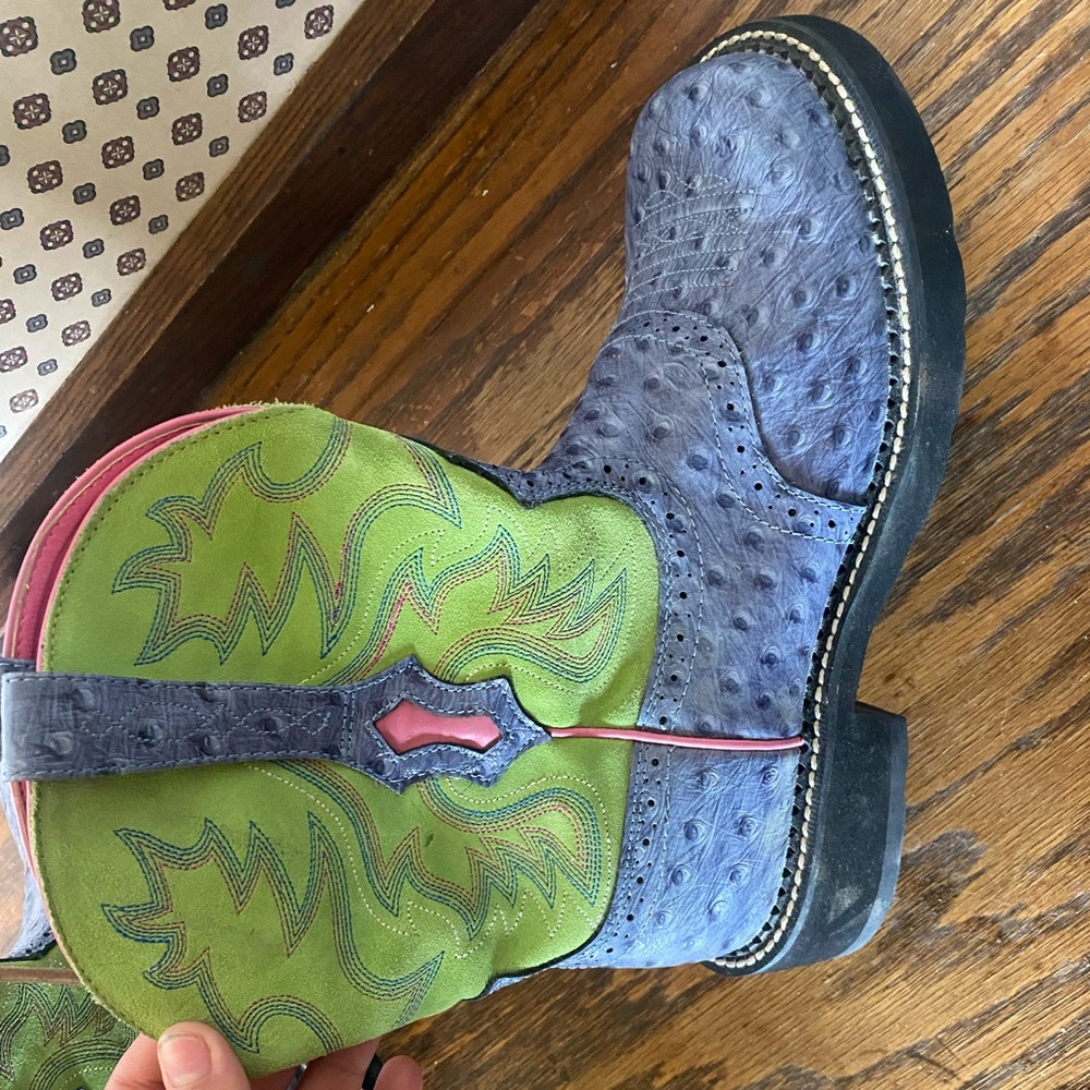 Vintage Ariat boots